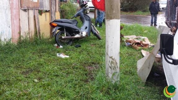 Criança morre e adolescente fica ferido em acidente com moto 

furtada em Passo Fundo - foto 5