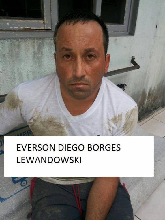 Polícia Militar de Itapema prende quadrilha de falsificação de documentos públicos - foto 5