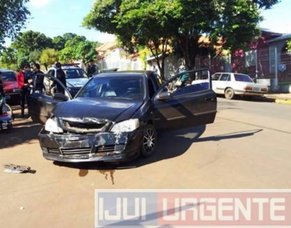 Acidente com dois carros deixa uma mulher ferida em Ijuí - foto 5