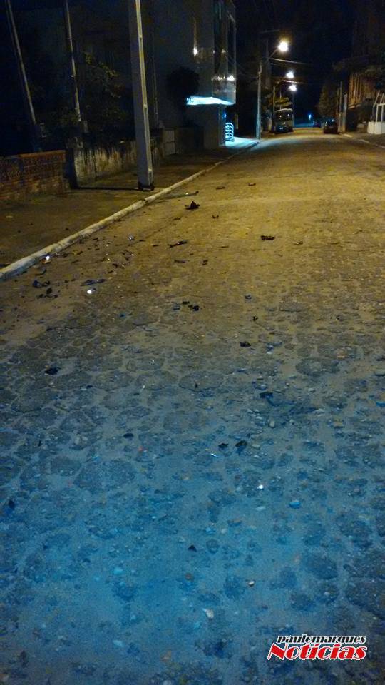 Motorista bate em dois veículos estacionados na rua 302 na Meia Praia - foto 5