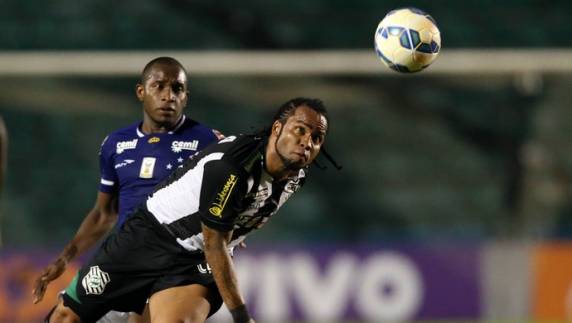 Camisa 19 sai do banco de reservas 

para ser decisivo após seis meses sem jogar; equipe mineira segue sem triunfo no Brasileirão e ocupa a 19ª colocação