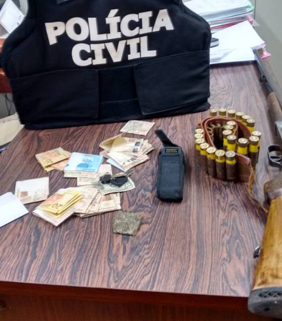 Operação “Boca do Lixo” 

foi realizada por 51 policiais civis. Cinco pessoas foram presas