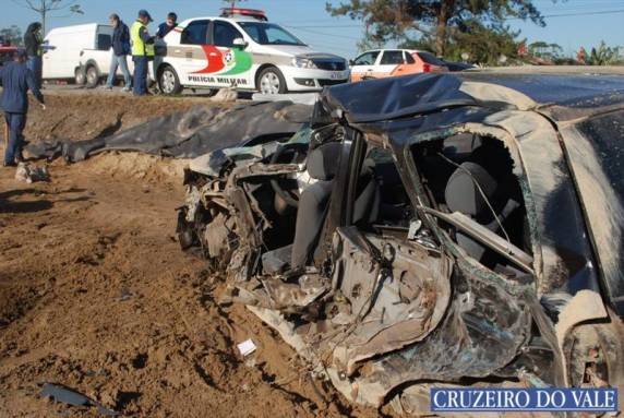 Mulher de 34 anos morre em acidente na BR-470 em Gaspar - foto 2