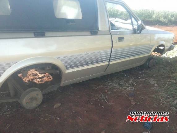 Ladrões abandonam veículo furtado em Horizontina no interior de Três de Maio - foto 2