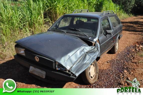 Caminhão tomba sobre automóvel no
interior de Tenente Portela - foto 2