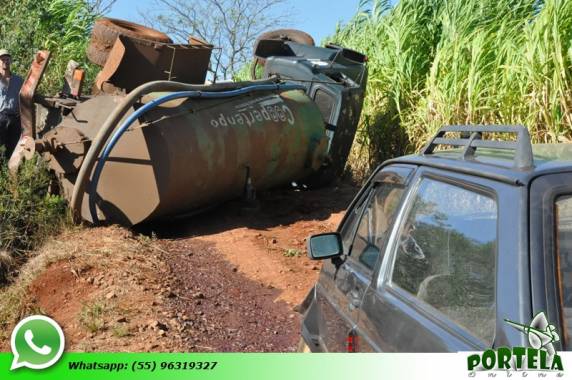 Caminhão tomba sobre automóvel no
interior de Tenente Portela - foto 3