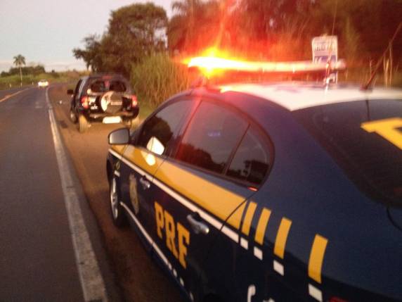 Dois acidentes envolvendo cinco
veículos na BR 386 - foto 4
