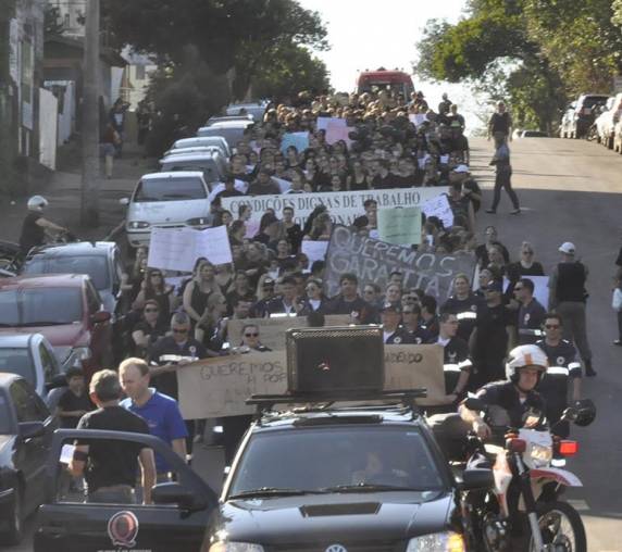 Protesto contra demissões no Vida & Saúde - foto 2