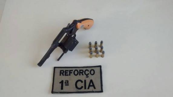 PM de Camboriú prende foragido e assaltante que aterrorizava bairro - foto 3