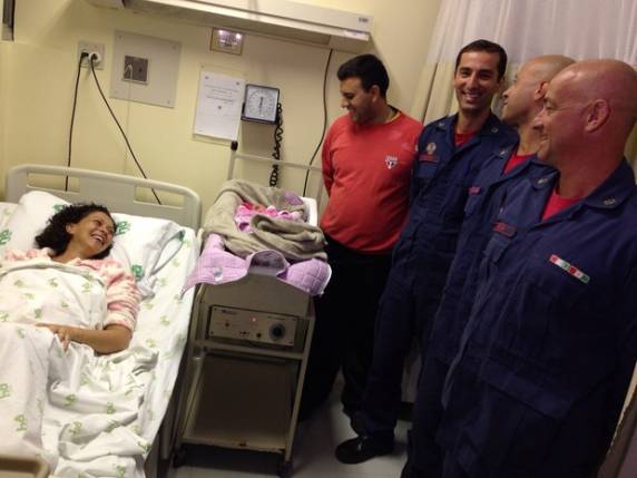 Mãe dá à luz dentro de ambulância na
rodovia SC-401, em Florianópolis - foto 2