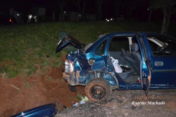Duas pessoas ficaram feridas em uma saída de pista na ERS-404 em Sarandi - foto 3