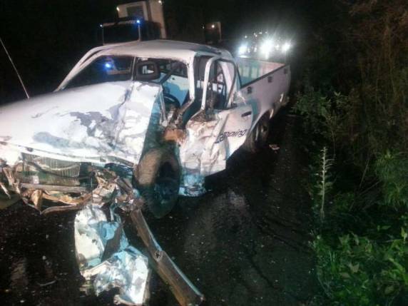 Colisão entre três carros deixa seis pessoas feridas na 282 - foto 2