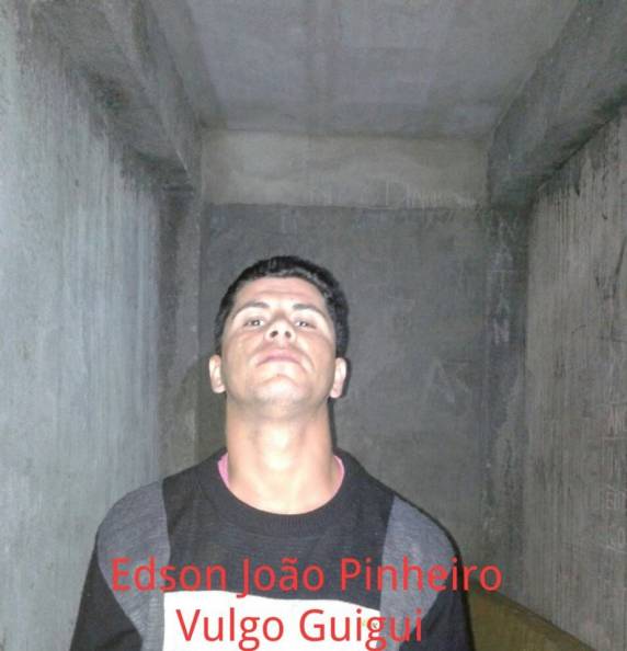 Polícia Militar de Itapema em conjunto
com a Polícia Civil e Canil de São José, apreende drogas e objetos furtados - foto 4