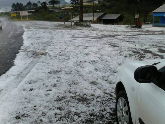 Chuva de granizo atinge cidades no Norte do Rio Grande do Sul - foto 4