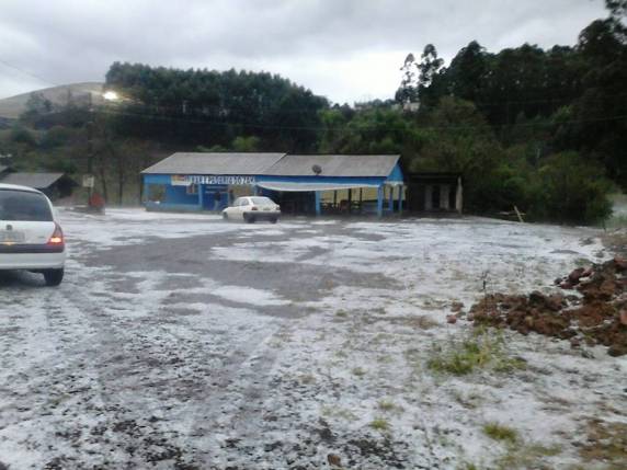 Chuva de granizo atinge cidades no Norte do Rio Grande do Sul - foto 5