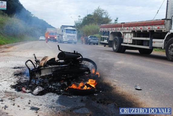 Motociclista fica ferido em acidente na BR-470 em Gaspar - foto 3