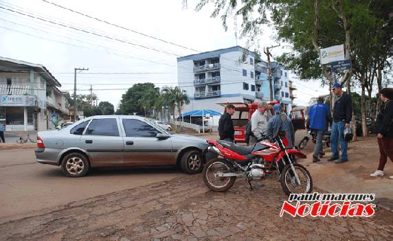 Colisão deixa piloto de motocicleta ferido no centro de Três de Maio - foto 3