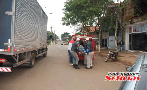 Colisão deixa piloto de motocicleta ferido no centro de Três de Maio - foto 4