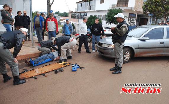 Colisão deixa piloto de motocicleta ferido no centro de Três de Maio - foto 5