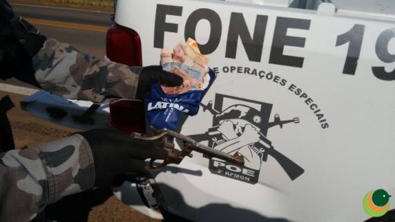 Bandido baleado e adolescentes apreendidos após assalto e confronto com policiais do POE - foto 3