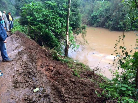 Chuvas facilitam acidentes graves em Santa Catarina - foto 3