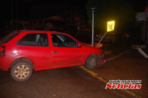 Ladrões em fuga batem veículo no centro de Três de Maio e são presos pela BM - foto 3