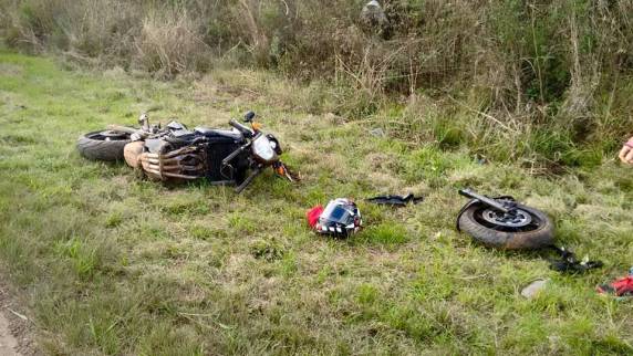Motociclista colide em barranco na Perimetral Leste em Passo Fundo - foto 2