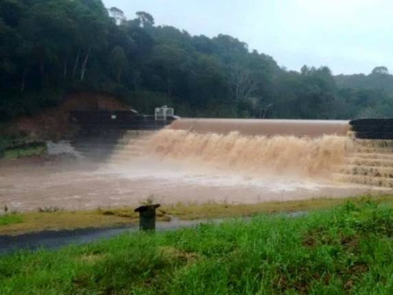 Oeste e Serra de SC registram alagamentos e destelhamentos - foto 2