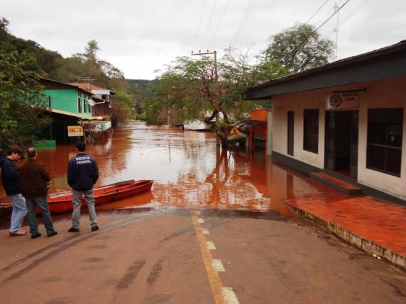 Cheia do Uruguai já deixa dois municípios em situação de emergência - foto 3