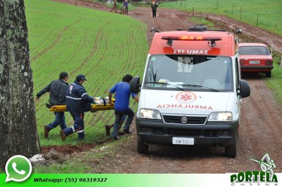 Estoura pneu e carro desce barranco na
ERS-330 em Miraguaí - foto 3