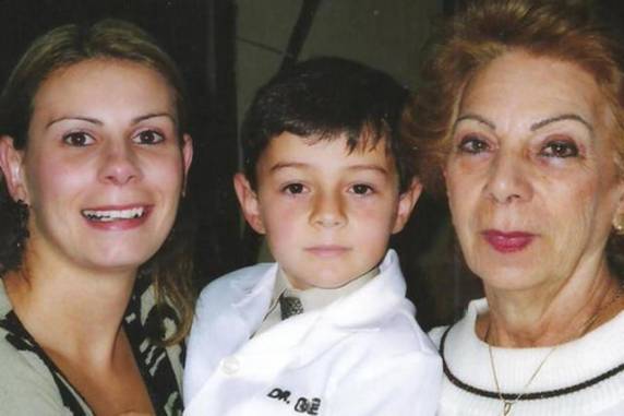 Em boletim de ocorrência, ela relata que estava sendo ameaçada e perseguida por uma ex-babá de Bernardo