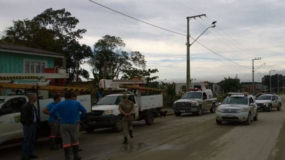 Polícia Militar prende pelo menos 18 pessoas por furto de 

energia em Itapema - foto 2