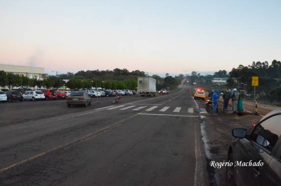 Motociclista fica ferido com gravidade depois de se envolver em acidente na ERS-404 - foto 5