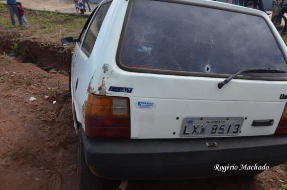 Perseguição policial termina com um homem
preso e um menor apreendido em Sarandi - foto 3