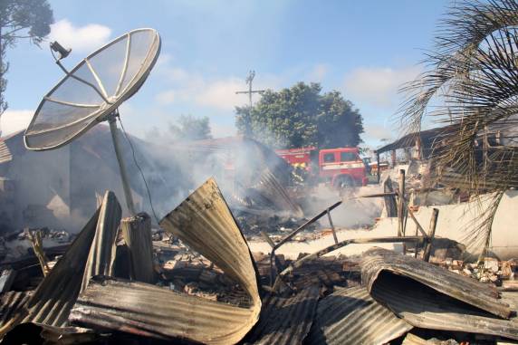 Duas meninas
argentinas morrem carbonizadas em incêndio no interior de São Vicente do Sul - foto 3