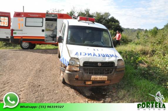 Acidente entre ambulância
de Redentora e uma caminhonete na RSC-472 em Palmitinho - foto 4