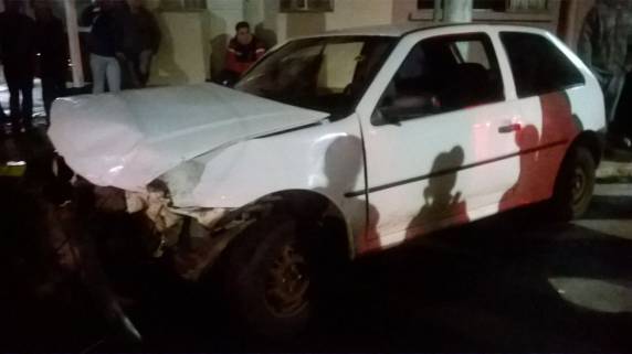 Motorista se envolve em acidente e foge, mas esquece o parachoque com a placa de Crissiumal - foto 3