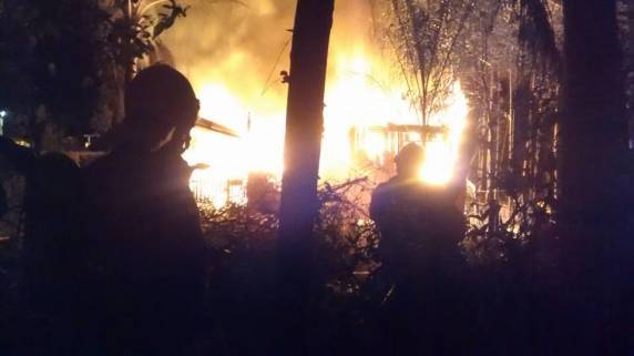 Incêndio consome uma casa no Morretes em Itapema - foto 4