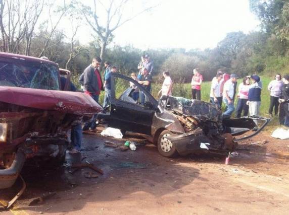 Colisão frontal na ERS 211 deixa uma vítima fatal - foto 3