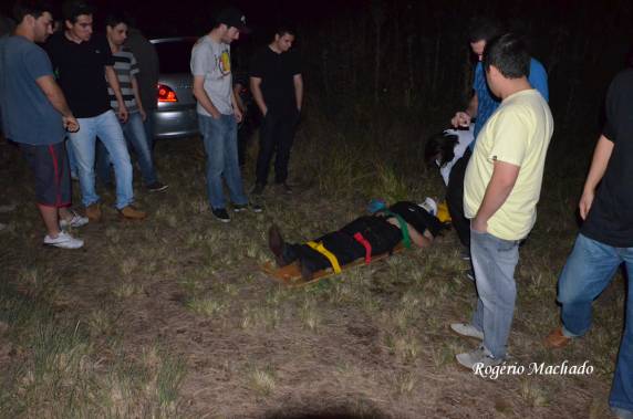 Motorista se envolve em abalroamento na cidade e depois em grave acidente na ERS-404 em 

Sarandi - foto 4