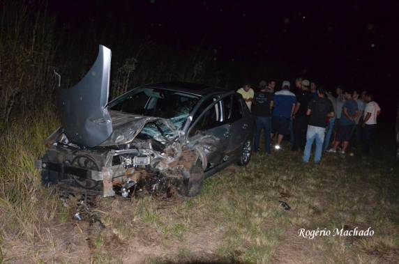 Motorista se envolve em abalroamento na cidade e depois em grave acidente na ERS-404 em 

Sarandi - foto 2