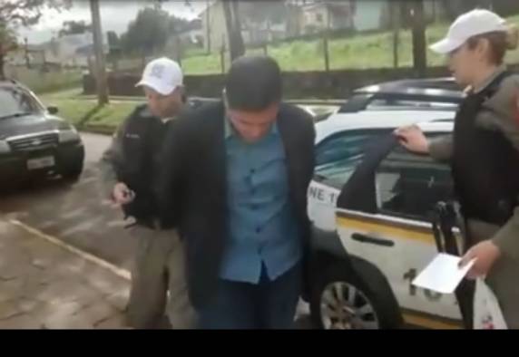 Mulher é sequestrada e obrigada a sacar 5 mil reais. O suspeito foi preso pela Brigada Militar - foto 2