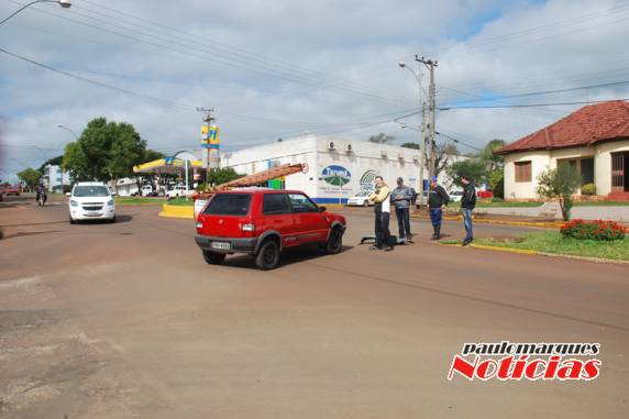 Acidente com danos materiais no centro de Três de Maio - foto 5