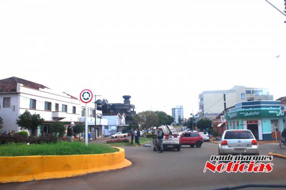 Acidente com danos materiais no centro de Três de Maio - foto 7