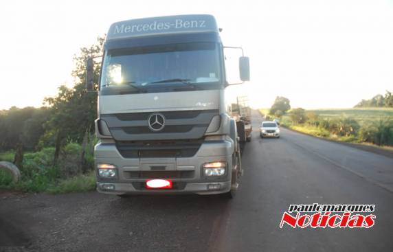 Automóvel e carreta colidem no momento de uma ultrapassagem na ERS-342 em Três de Maio - foto 4