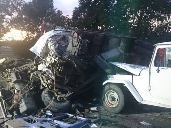 Colisão entre três veículos deixa 4 mortos na BR-470, em SC - foto 2