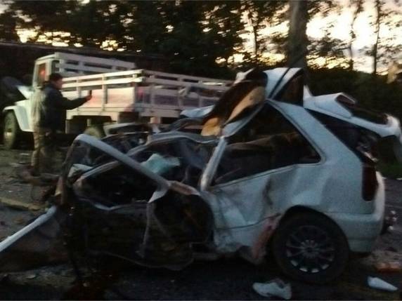 Colisão entre três veículos deixa 4 mortos na BR-470, em SC - foto 5