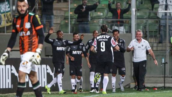 Galo faz 1 a 0 no estádio Independência com gol de Lucas Pratto, no segundo tempo em partida intensa e repleta de emoção na noite deste sábado, pelo Brasileirão 2015