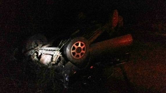 Parati carregada com bebida tomba na ERS 342 em
Horizontina - foto 3