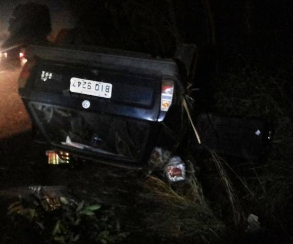 Parati carregada com bebida tomba na ERS 342 em
Horizontina - foto 4